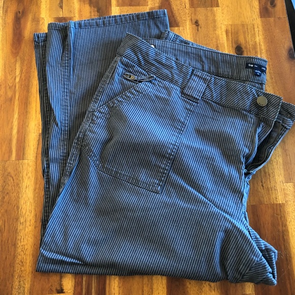 GAP Pants - Used Gap stretch size 20 blue stripe capri pant